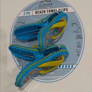 ROAM and Repeat 2 pc Beach Towel Clips